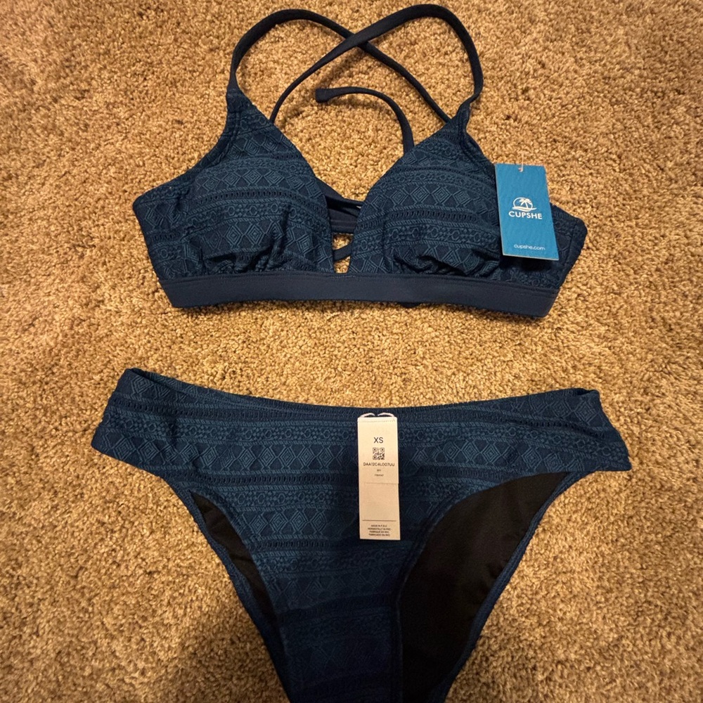 Cupshe Navy Textured Crisscross Bikini Set